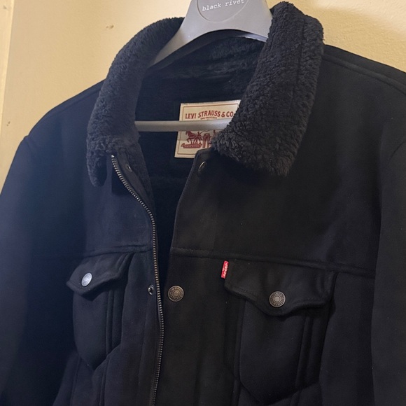 Levi's Black Sherpa-Lined Jacket - Picture 4 of 5